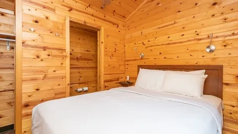Cindy Bear™ Cabin — image 9 of 9