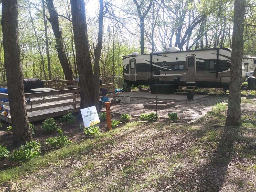 Lake Louise RV Resort - Photo 3