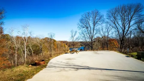 FHU Premium Lakeview Back-In RV Site 24 — image 1 of 4