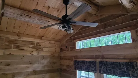 Maple Cabin — image 2 of 4