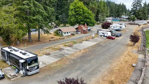 Waterfront Full Hookup RV Site — image 2 of 3