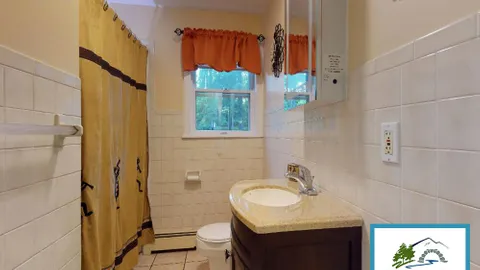Colonial Home Cottage — image 2 of 8