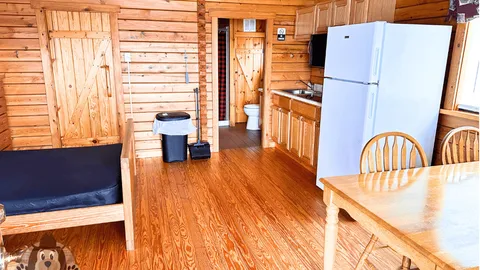 OZARK ( SLEEPS 6) — image 2 of 11
