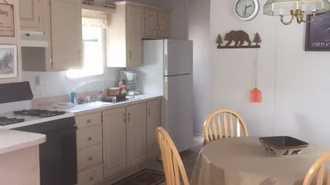 Cottage - Pet Friendly — image 4 of 4