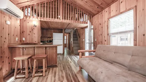 Yogi Bear Family Lodge 8-Person — image 2 of 15