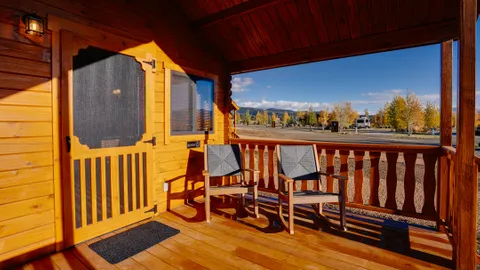 Cabin — image 1 of 10