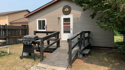 Cottage — image 1 of 6