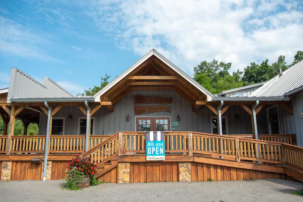 Montebello Camping & Fishing Resort - Photo 5