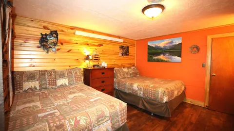 Duck Pond Room — image 2 of 8