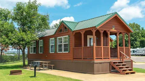 3-Bedroom Deluxe Cabin — image 1 of 7