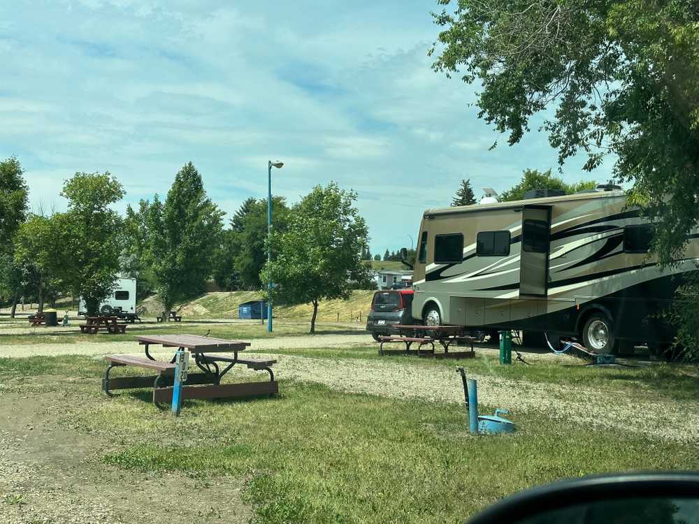 Trail Campground, Swift Current, Saskatchewan - Photo 2