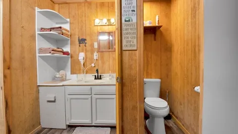 One Bedroom Cabin — image 11 of 11