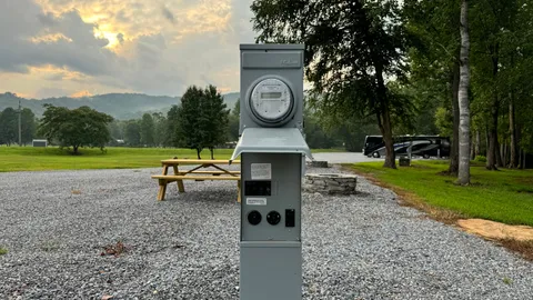 Premium 30/50 Amp Creekside RV Site — image 7 of 7
