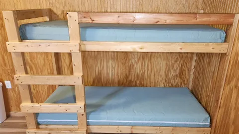 PRIMITIVE CABIN — image 2 of 6