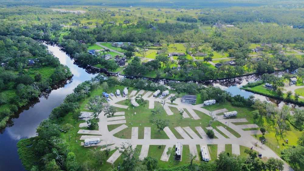 Bayou Oaks RV Park - Photo 3