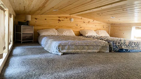 Lakeview Cabin — image 2 of 7