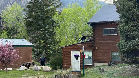 Cabin 15 Lodge Downstairs 2-Bedroom — image 1 of 5