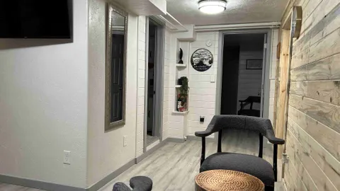 # 25 Lower Lakeside Penthouse — image 2 of 23