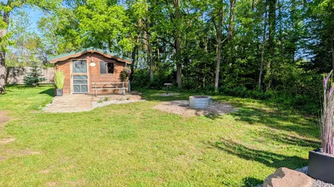 Deluxe Cabin — image 1 of 3