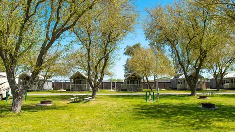 Preferred Deluxe Back-In RV Site — image 2 of 5