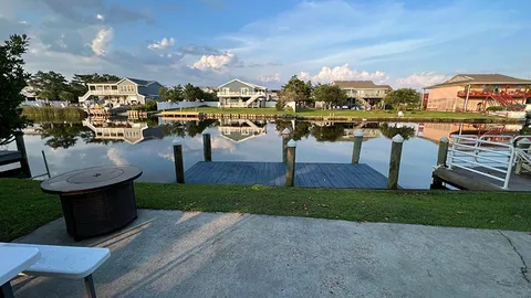 Premium Waterfront RV Site w/Dock — image 2 of 11