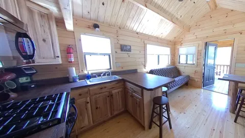 Black Forest Cabin with a Full Kitchen - Pet Friendly — image 5 of 5