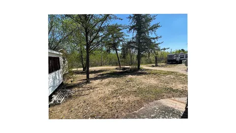 Seasonal 30 amp full service RV site — image 2 of 5
