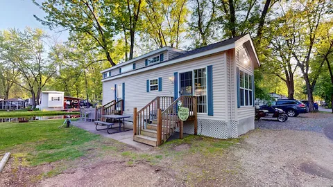 The Polliwog Bungalow — image 1 of 6