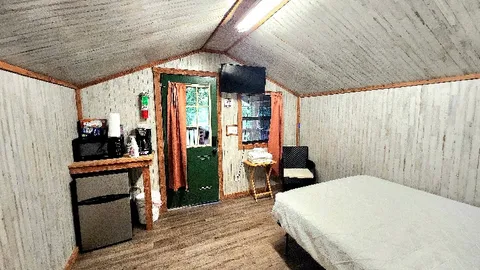 Camper Cabin 2 — image 2 of 14