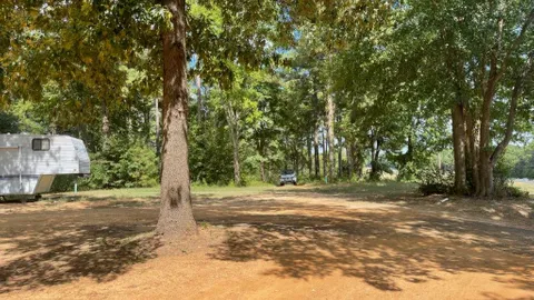 Full Hookup RV Site — image 2 of 12
