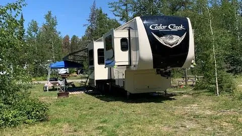 STANDARD PULL-THROUGH RV SITE — image 2 of 3