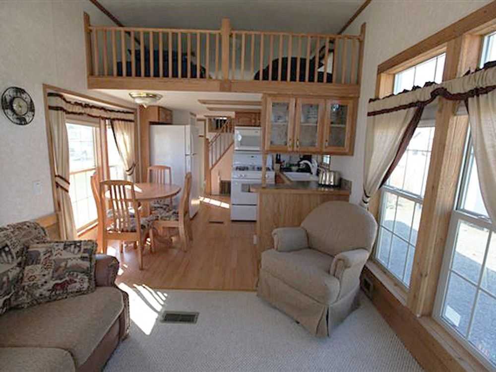 Deluxe Cabin/bedroom/loft/kitchen/bath