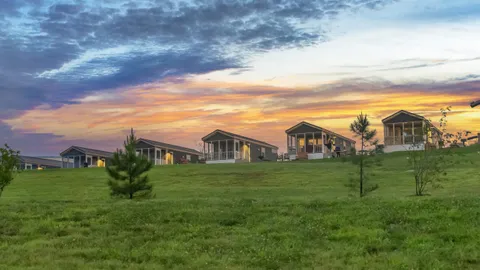 Scenic View Deluxe Cottages - 2 Bedroom — image 2 of 18