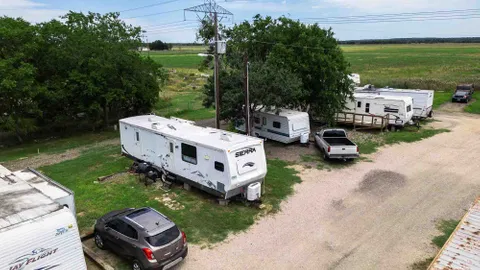 Deluxe Full Hookup Back-In RV Site — image 2 of 2