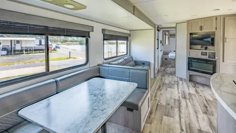 RV Rental with Dock — image 2 of 9