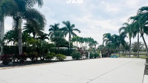 Luxury Lakefront — image 2 of 30