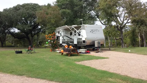Creek Side Back-in - RV — image 2 of 9