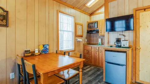 Mountain View Cabin — image 5 of 5