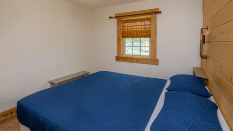 Deer Cabin — image 2 of 14