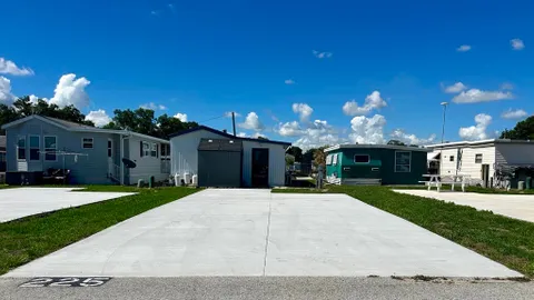 Elite Full Hookup RV Site — image 1 of 5