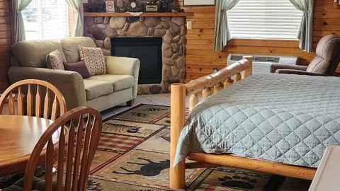 The Suite Room 5 — image 4 of 4