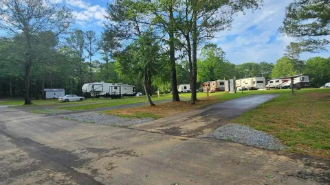 Extended Stay 30/50 Full Hook UP RV Site — image 1 of 5