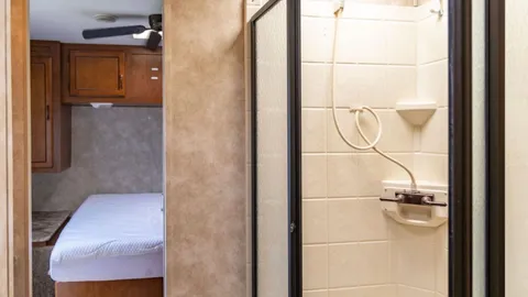 Rental RV — image 10 of 10
