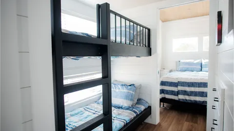 Standard Cottage — image 2 of 4