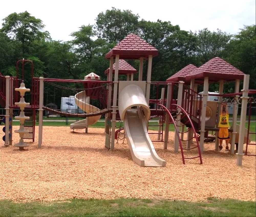 Wawaloam Campground, West Kingston, Rhode Island - Photo 4