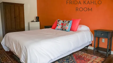 Motel 10 Frida (Double Queen) — image 2 of 8