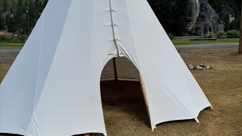 Teepee — image 1 of 3