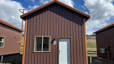 Deluxe Cabin 05 — image 1 of 20
