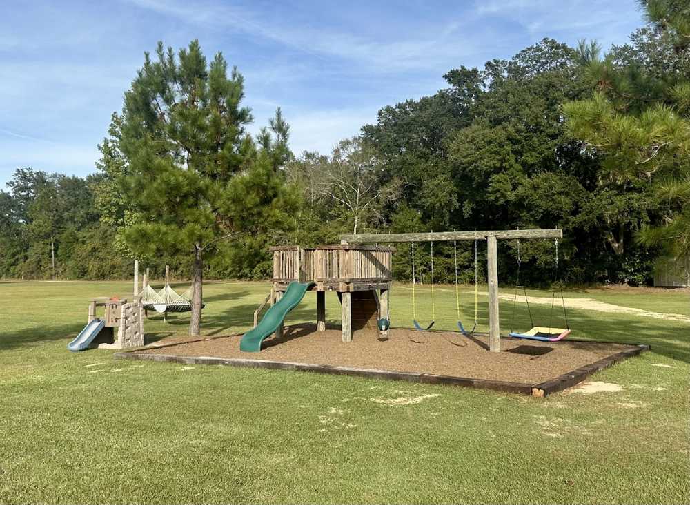 Holmes Creek Camping & RV Resort - Photo 5