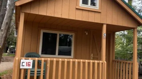 Studio Cabin — image 3 of 3